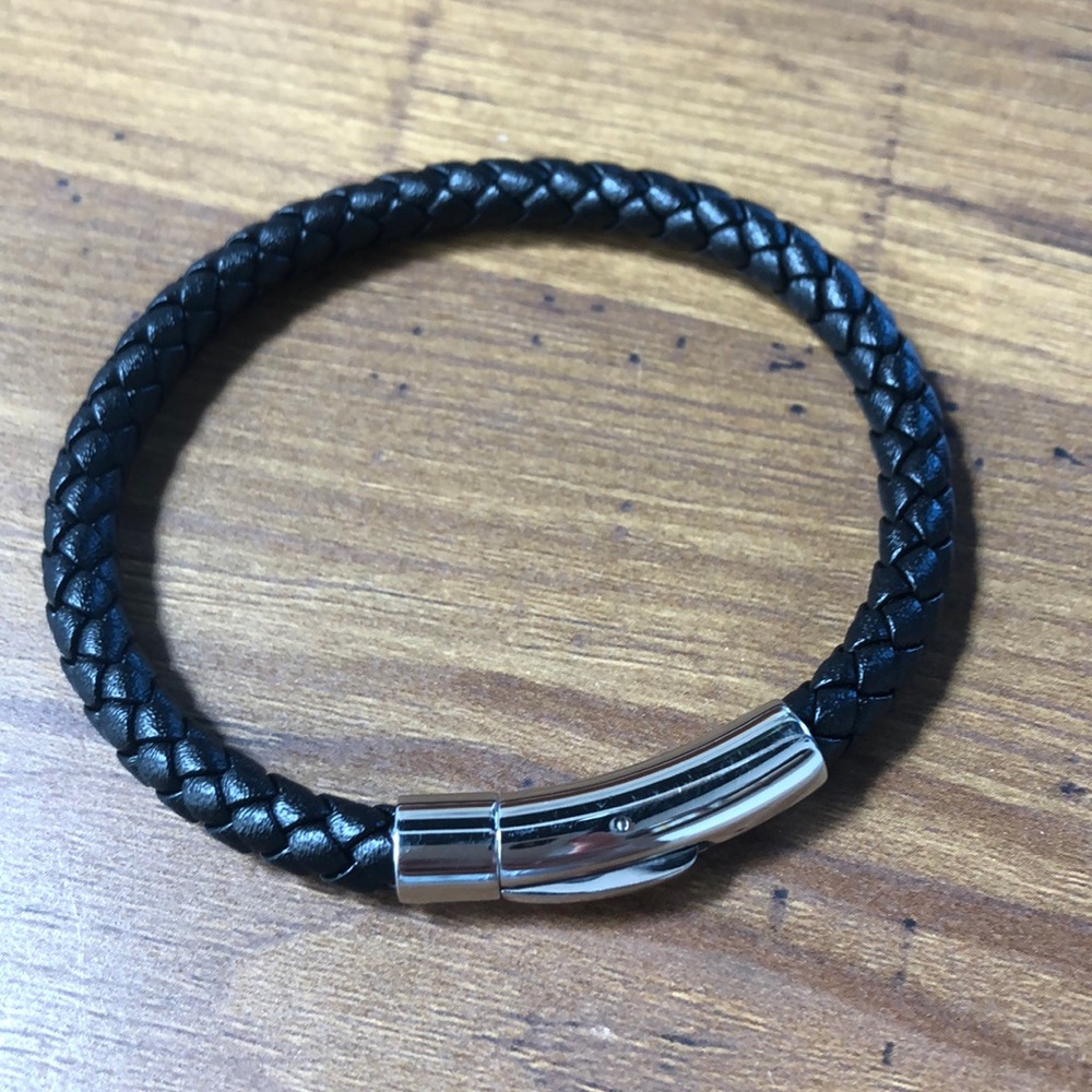 Leather & silver bracelet